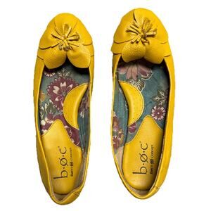Born Yellow Leather Womens Ballet Flats Sz 6.5 M Padded Insole Flower EUC